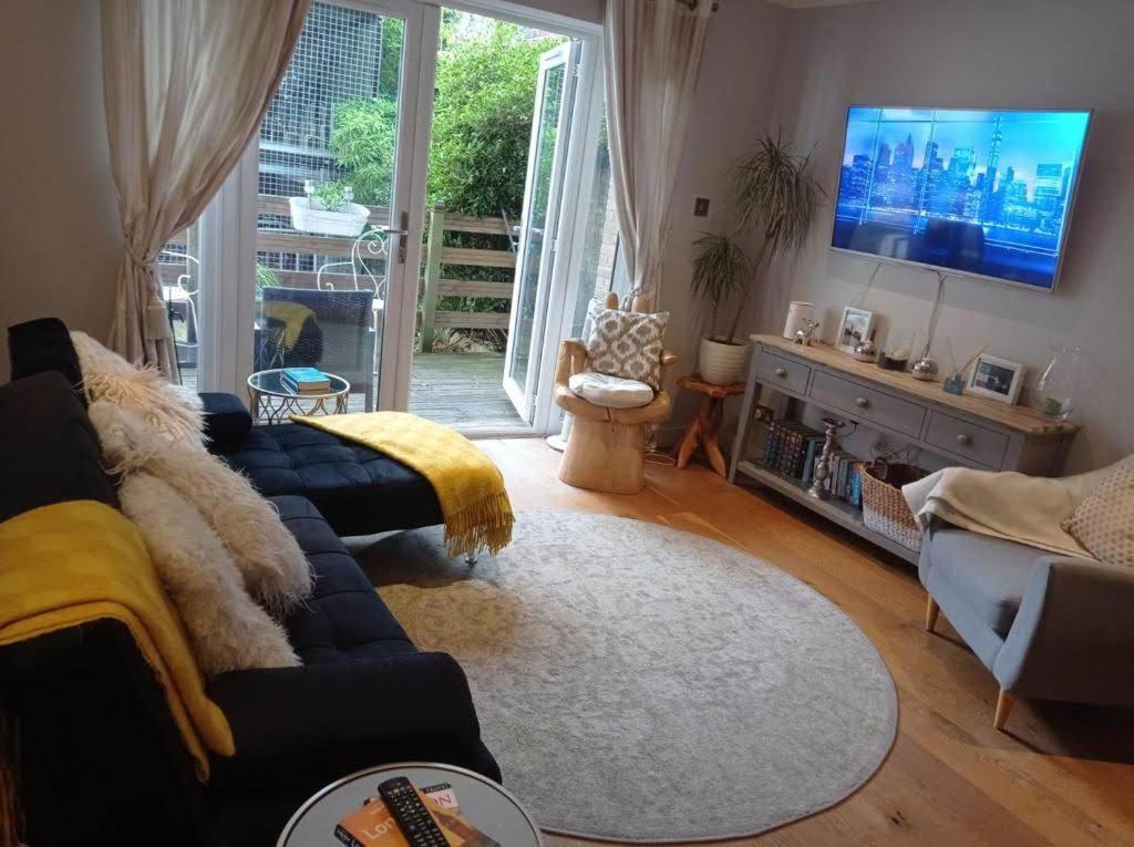 Three Bedroom Apartment By Beautiful Park Λονδίνο Εξωτερικό φωτογραφία